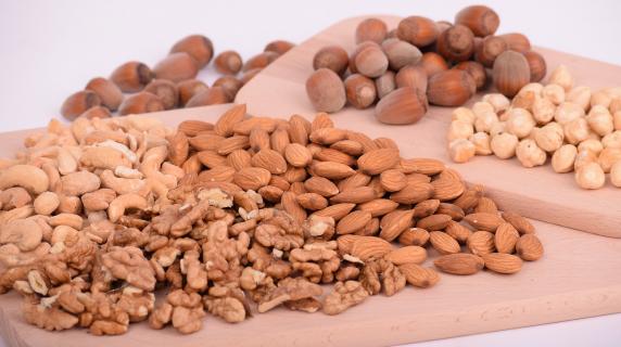 different types of nuts
