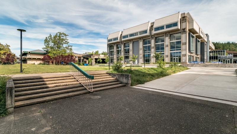 Center building at lane