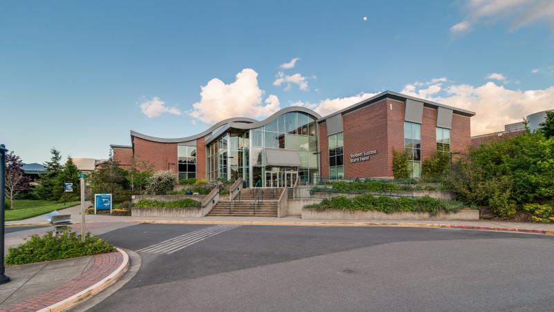 Front entrance to Lane community college