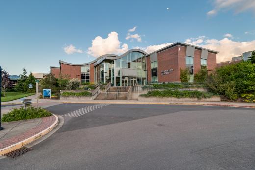 Front entrance to Lane community college