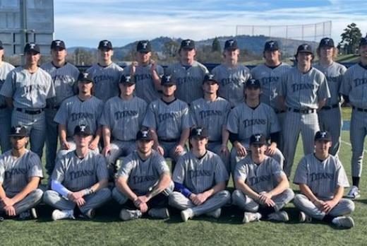 2022-23 LCC Titans Baseball team photo