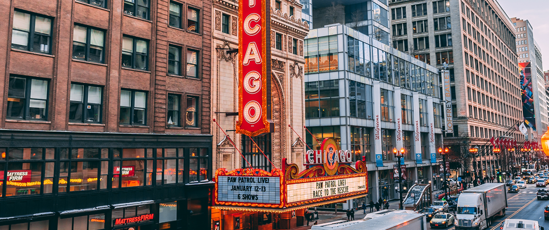photo of theatre marquis in Chicago