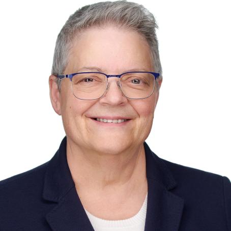 Julie Weismann headshot